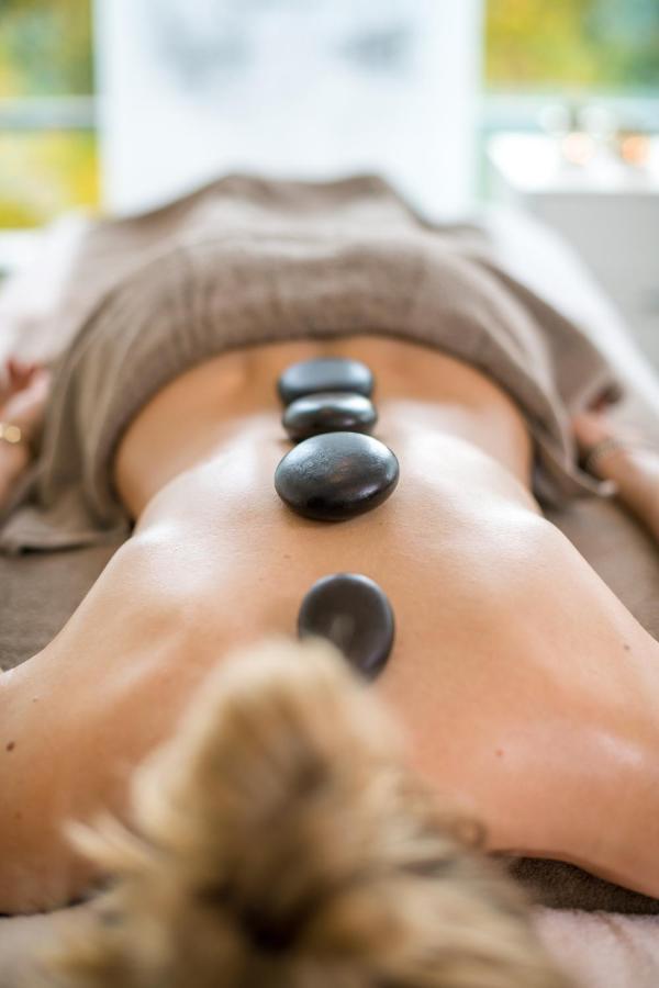 מלון קובלנץ Faehrhaus Koblenz מראה חיצוני תמונה Hot stone massage